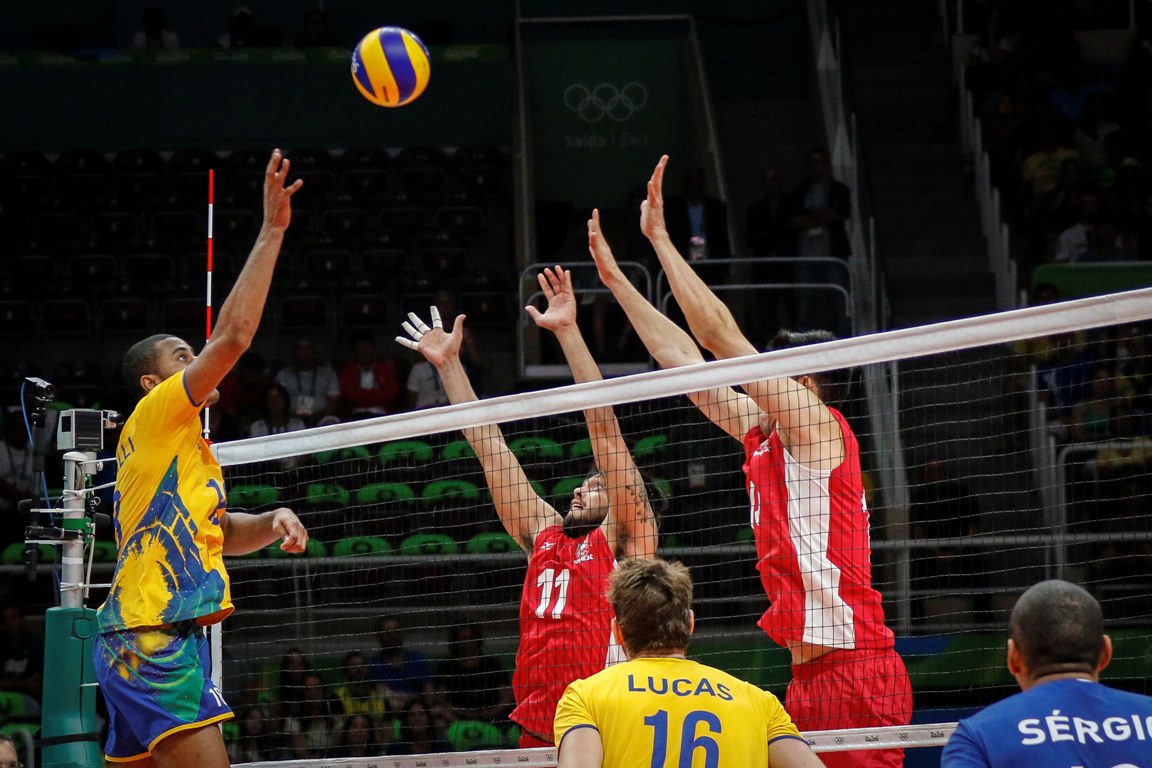 Remonta Brasil para vencer a México en voleibol